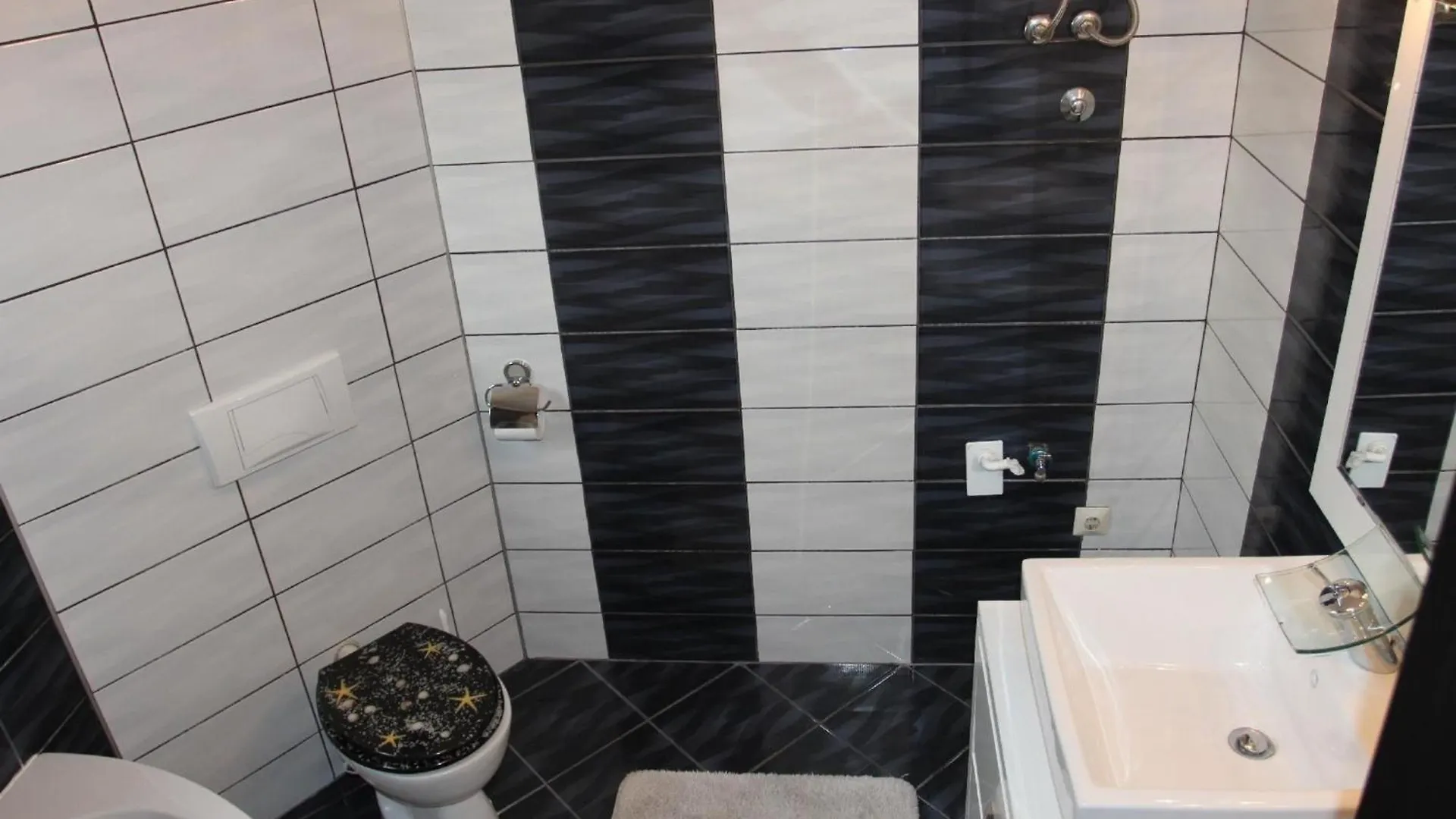 Schoene Ferienwohnung In Crikvenica Mit Grill, Garten Und Terrasse 0*,