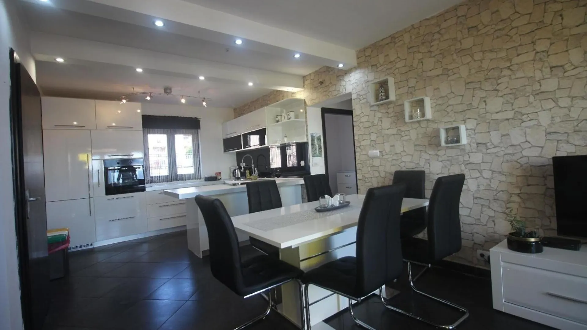 Schoene Ferienwohnung In Crikvenica Mit Grill, Garten Und Terrasse